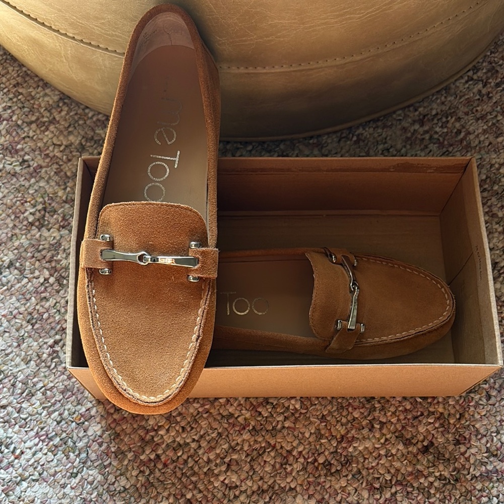 Woman’s Camel Suede Loafers